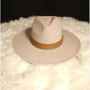 Medium Tan and Brown Wide-Brimmed Hat with Smooth Texture